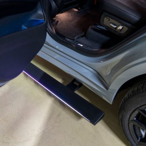 Электропороги BMW X7 G07 с подсветкой
