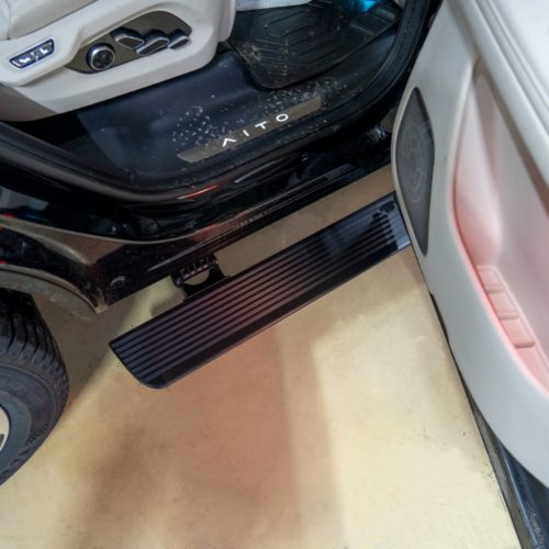 Электропороги ATS на AITO M7